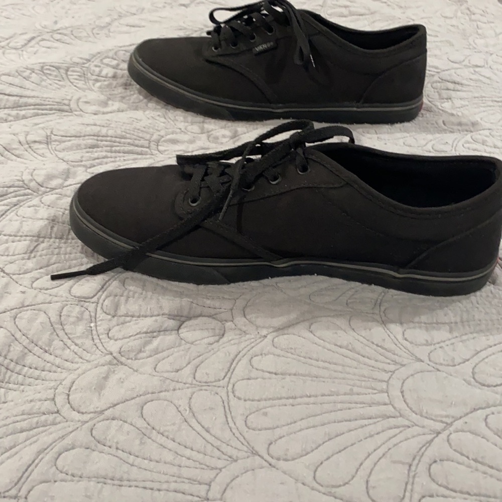 Like New 8.5 Vans. Wore Only Once! - image 4